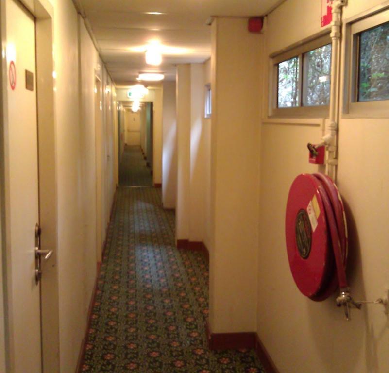 Budget Hostel Bargain Toko Amsterdam Eksteriør bilde